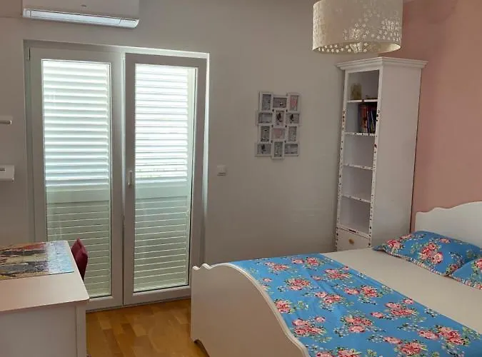 Mia Apartman