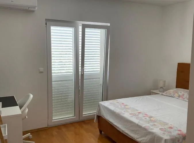 Mia Apartman *